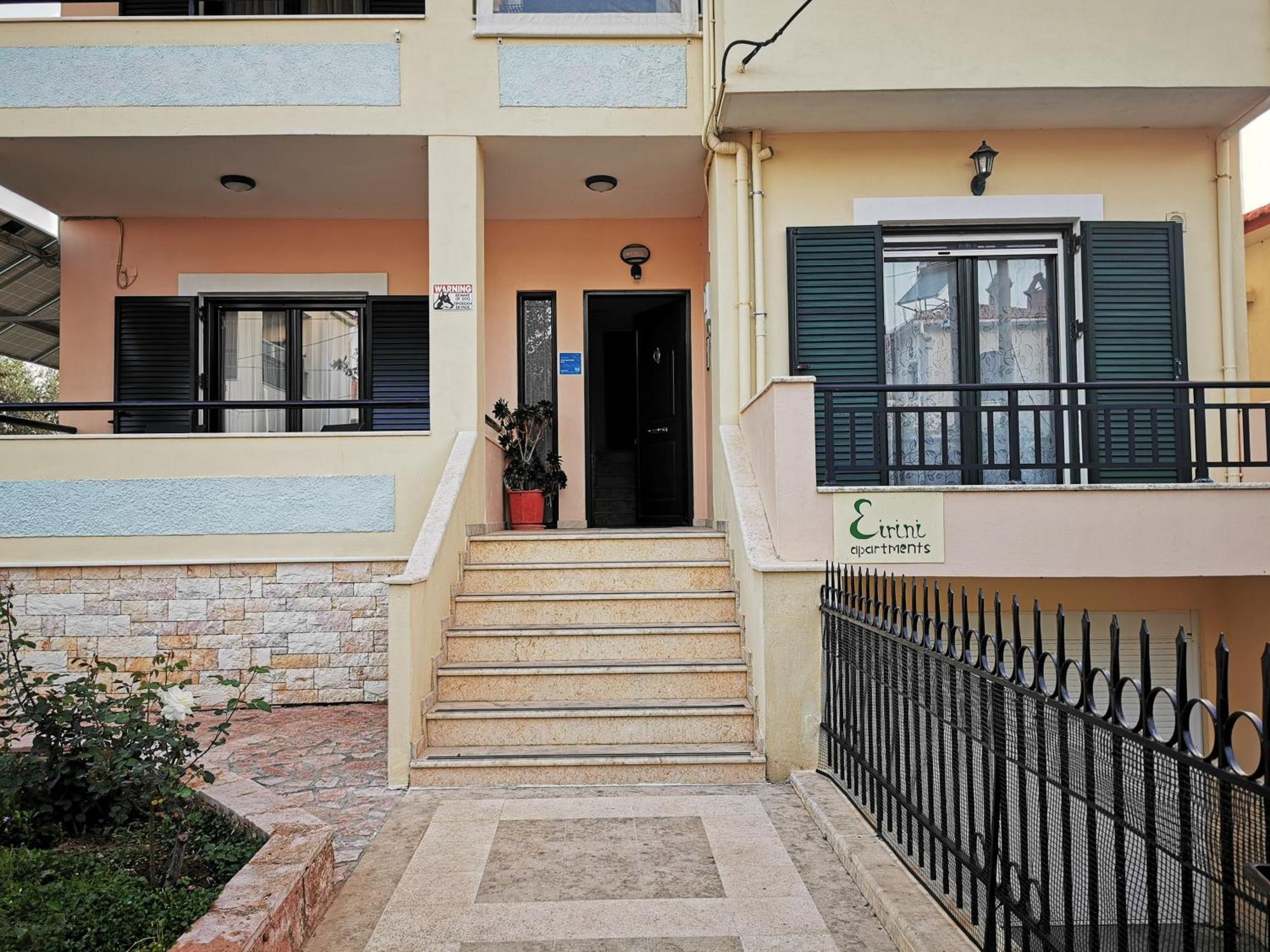 Studio Apartments Eirini Pyrgi Thermis Exterior foto